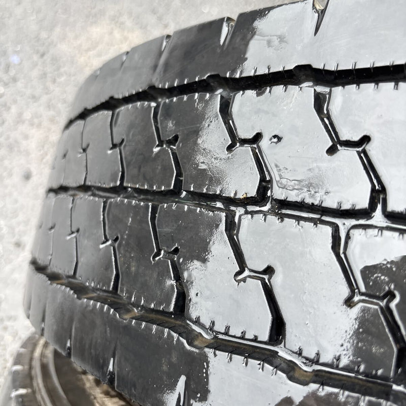 225/80R17.5 YOKOHAMA 701ZE ミックスタイヤ 2本:11000円