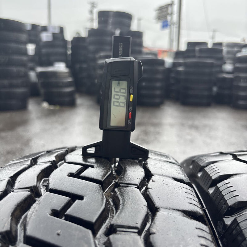 205/60R17.5 LT ブリヂストン M804 MIXタイヤ 2本セット:9000円