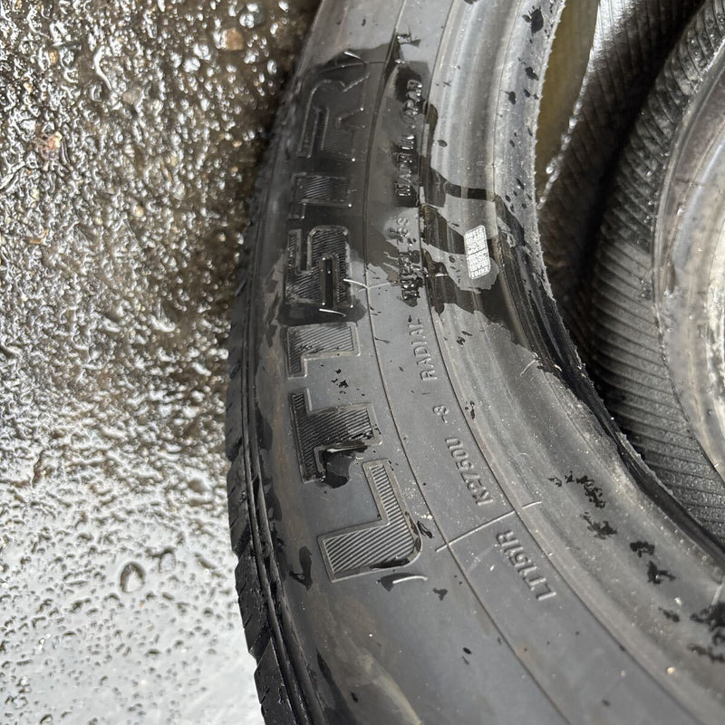 205/70R16 BS/YH 各1本ずつ 夏タイヤ 2本組:8000円