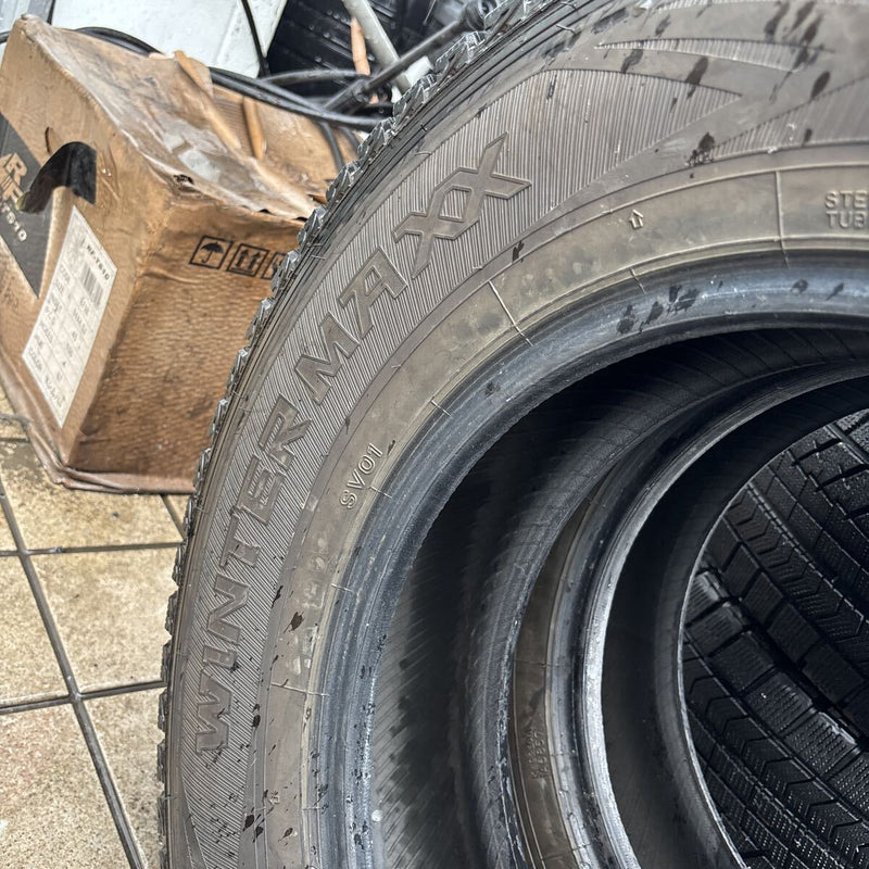195/80R15 LT DUNLOP SV01 冬タイヤ2本:10000円
