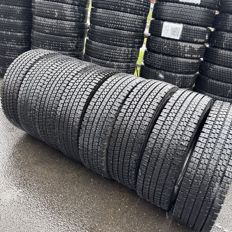 275/80R22.5 M929 再生スタッドレスタイヤ 8本セット:120000円