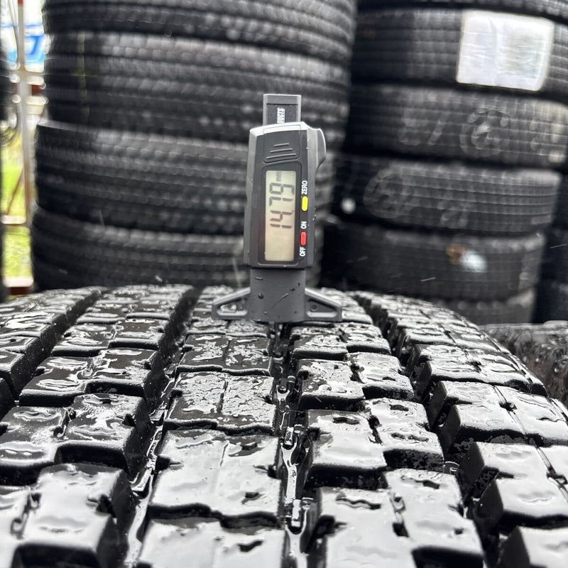 275/80R22.5 M929 再生スタッドレスタイヤ 8本セット:120000円
