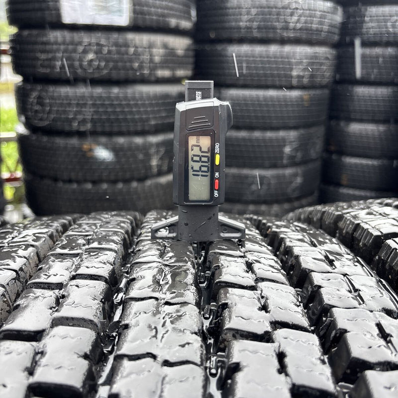 275/80R22.5 M929 再生スタッドレスタイヤ 8本セット:120000円