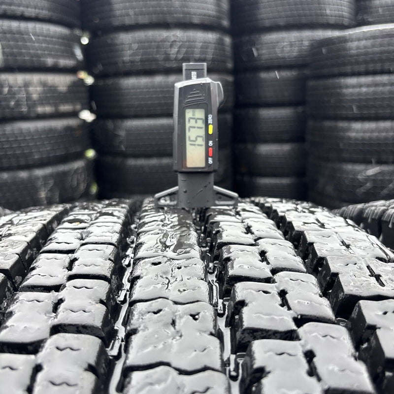 275/80R22.5 M929 再生スタッドレスタイヤ 8本セット:120000円