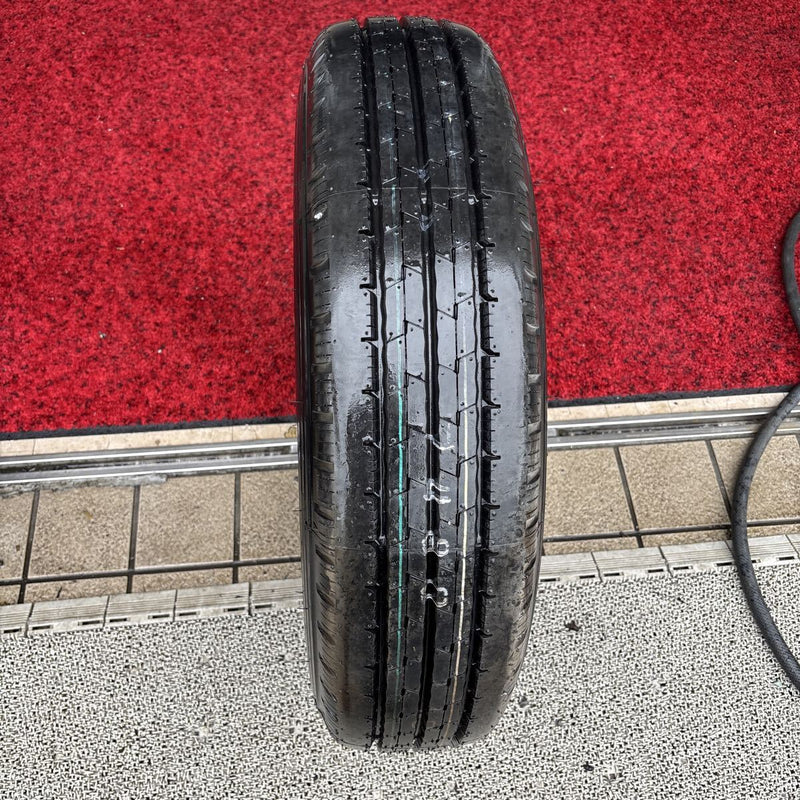 205/85R16 DUNLOP SPLT50 ほぼ新品 1本:7000円