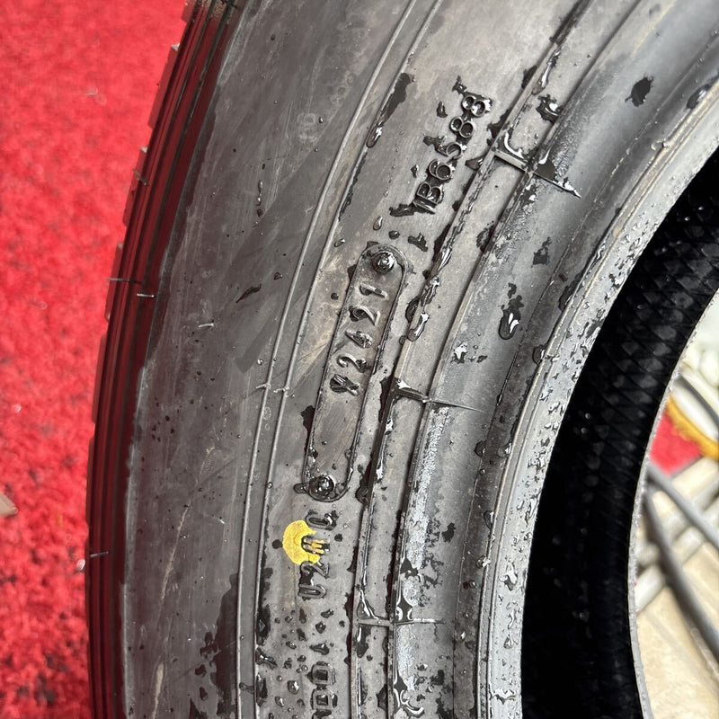 205/85R16 DUNLOP SPLT50 ほぼ新品 1本:7000円