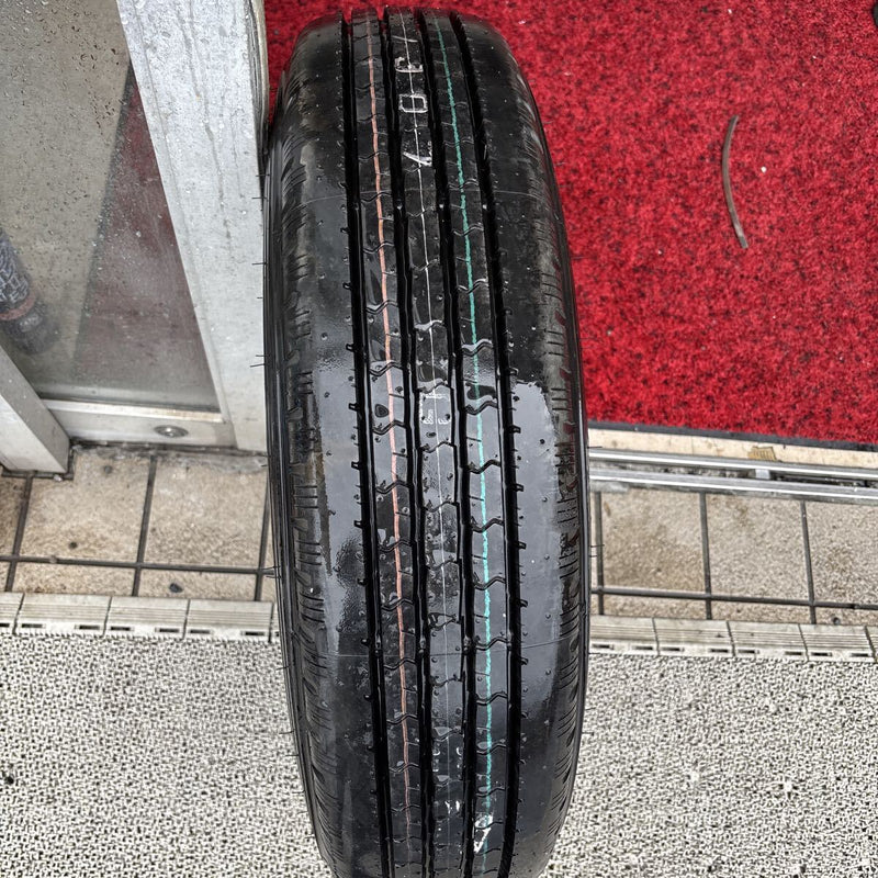 205/85R16 DUNLOP SPLT33 イボ付 夏タイヤ 1本:6800円