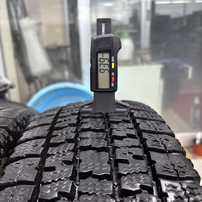 195/85R16 LT TOYO M935 スタッドレスタイヤ 2本:10000円