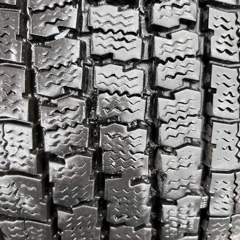 195/85R16 LT TOYO M935 スタッドレスタイヤ 2本:10000円