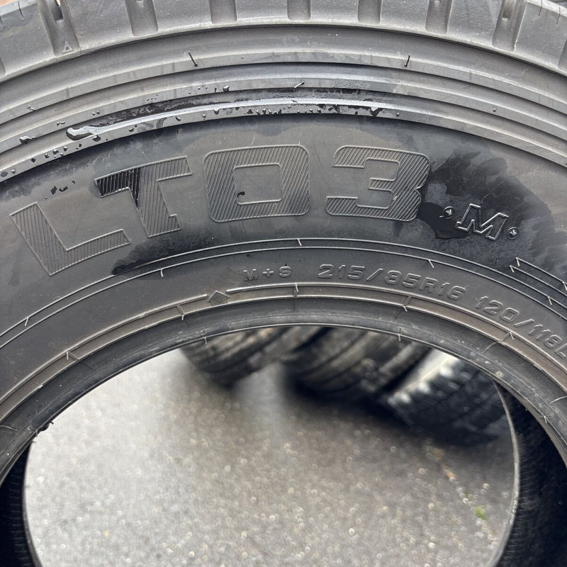 215/85R16 ダンロップ WMLT03 冬タイヤ 1本:6000円