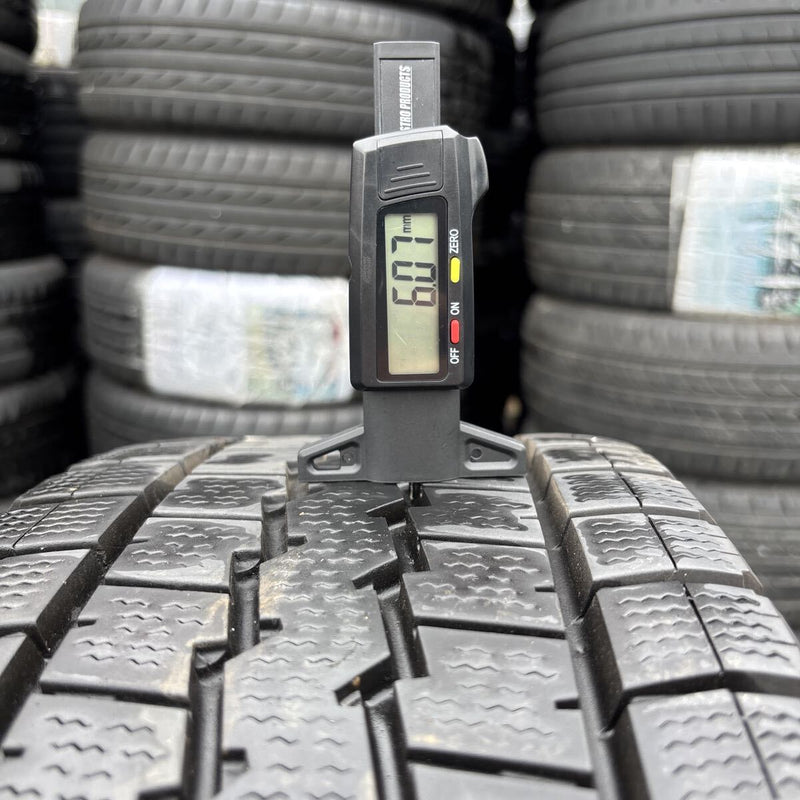 215/85R16 ダンロップ WMLT03 冬タイヤ 1本:6000円