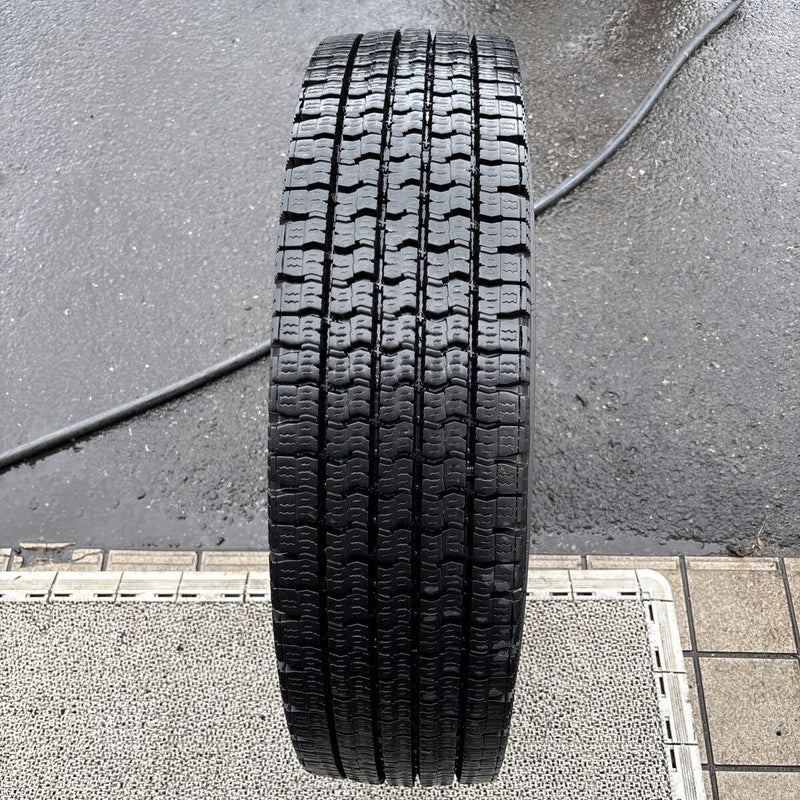 225/80R17.5TOYO M923 深溝 冬タイヤ 1本:6500円