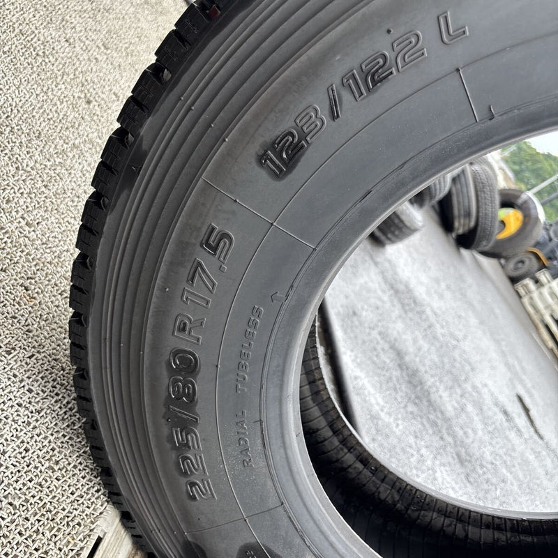 225/80R17.5TOYO M923 深溝 冬タイヤ 1本:6500円