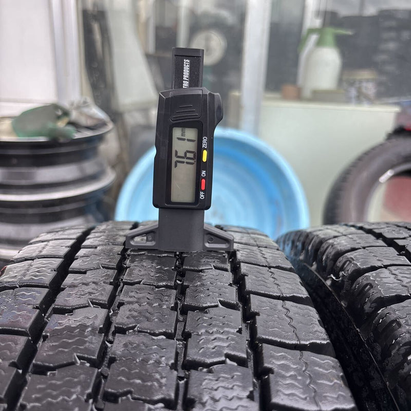 195/75R15 LT TOYO DELVEX M935 冬タイヤ 4本セット:18000円