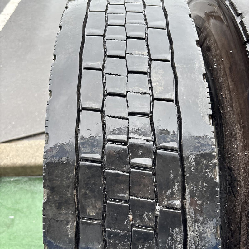 11R22.5 16PR. DUNLOP. SP680. 激安美品　2024年製　2本セット:30000円