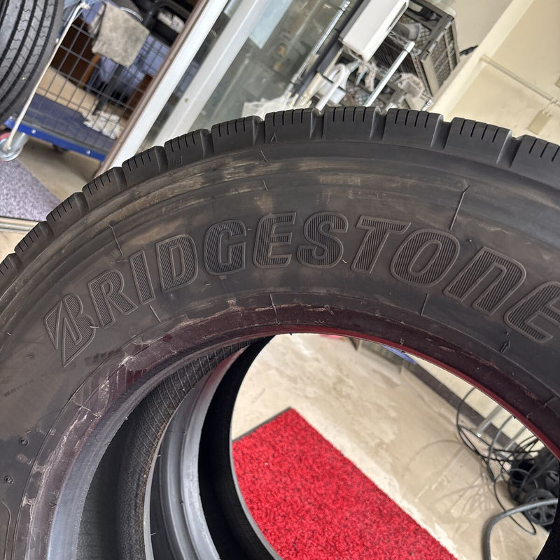 245/70R19.5 ブリヂストン M888 美品 MIXタイヤ2本セット:46000円