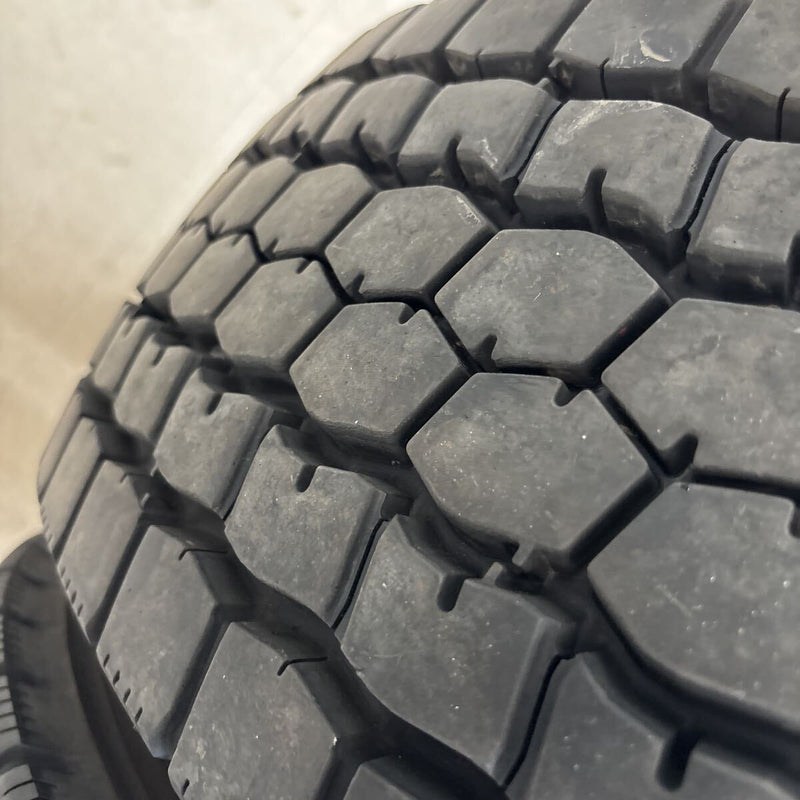 245/70R19.5 ブリヂストン M888 美品 MIXタイヤ2本セット:46000円