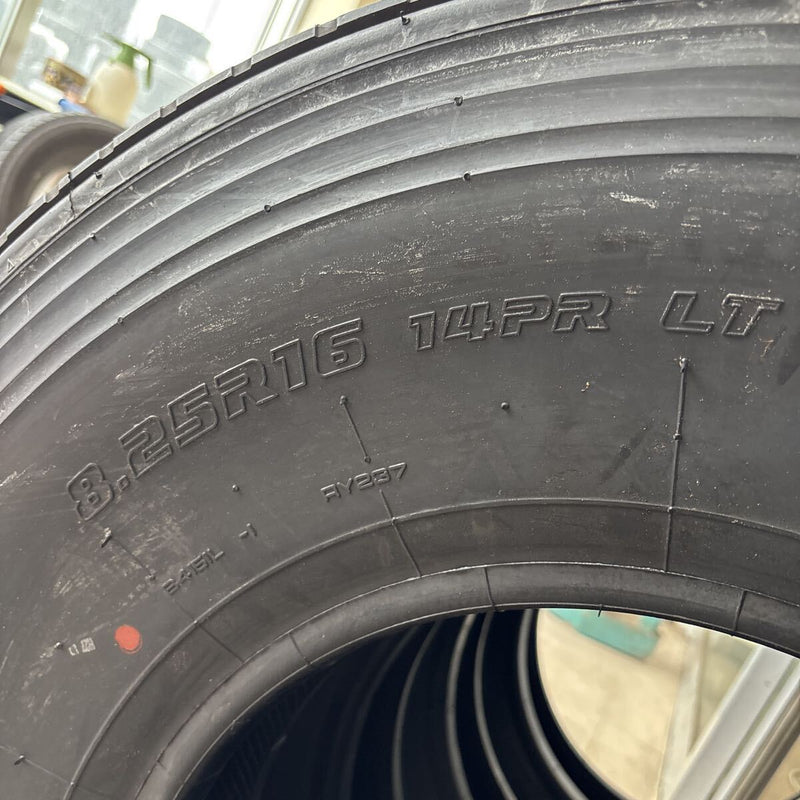 8.25R16 LT ヨコハマ RY237 たて溝 ほぼ新品 4本セット:44000円