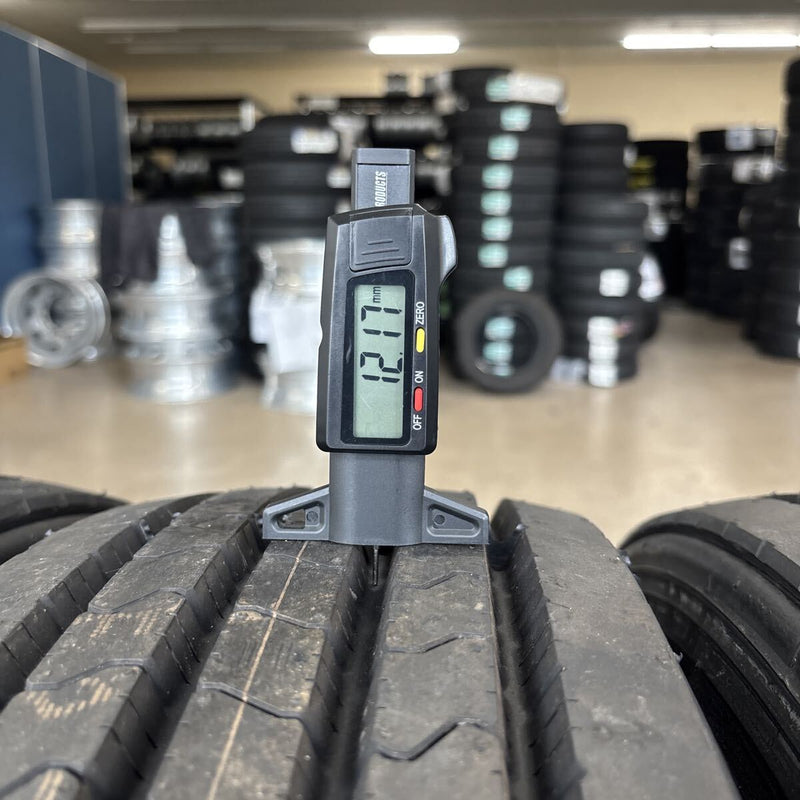 8.25R16 LT ヨコハマ RY237 たて溝 ほぼ新品 4本セット:44000円