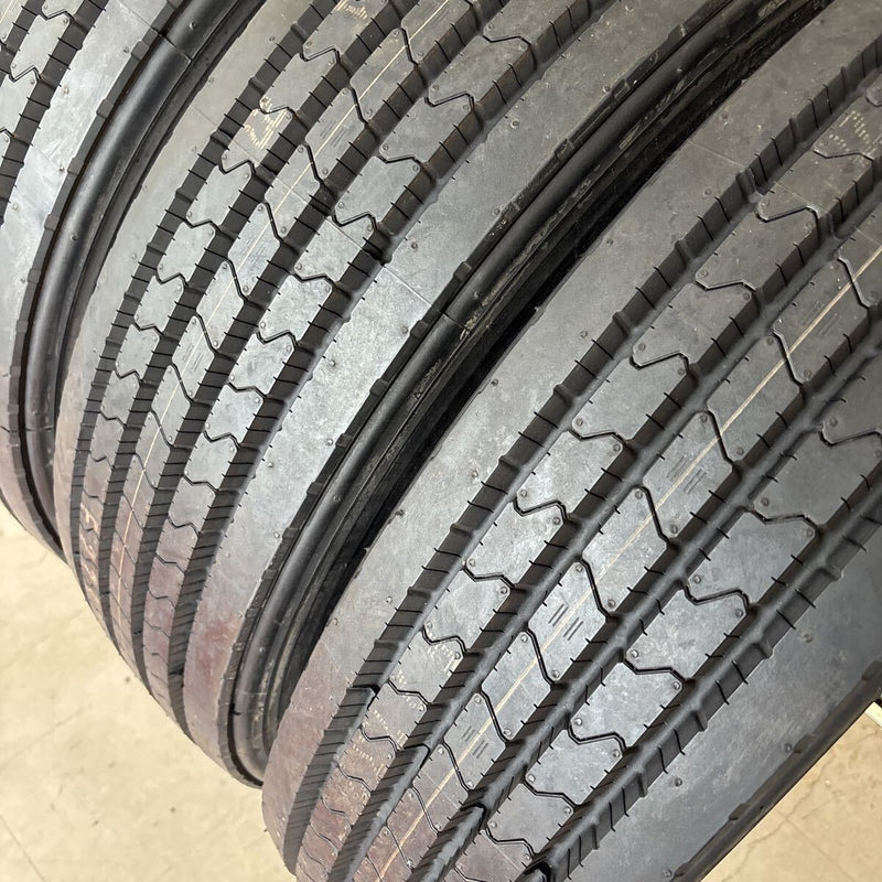 8.25R16 LT ヨコハマ RY237 たて溝 ほぼ新品 4本セット:44000円