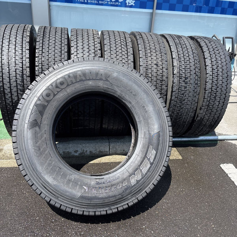 11R22.5 ヨコハマ　16PR 地山　激安美品　2021年UP 8本セット：96000円