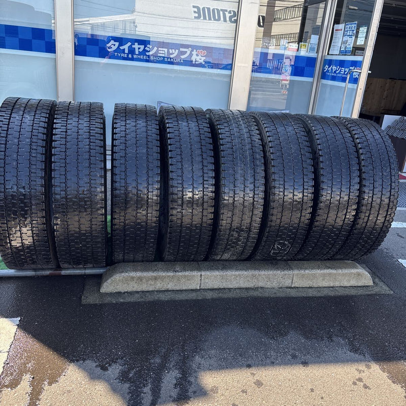 11R22.5 ダンロップ　中古地山　激安美品　2020年製UP 8本セット：97500円