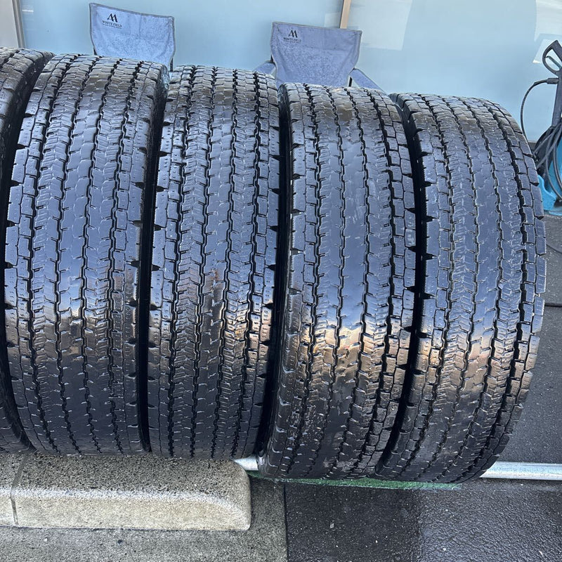 11R22.5 、16PR 中古地山　　ヨコハマ　激安美品　2023年製UP 8本セット：99600円