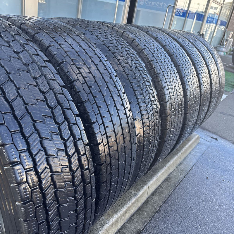 11R22.5 、ヨコハマ　16PR 中古地山　激安美品　8本セット：95000円