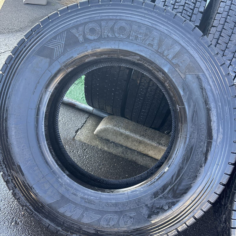11R22.5 、ヨコハマ　16PR 中古地山　激安美品　8本セット：95000円