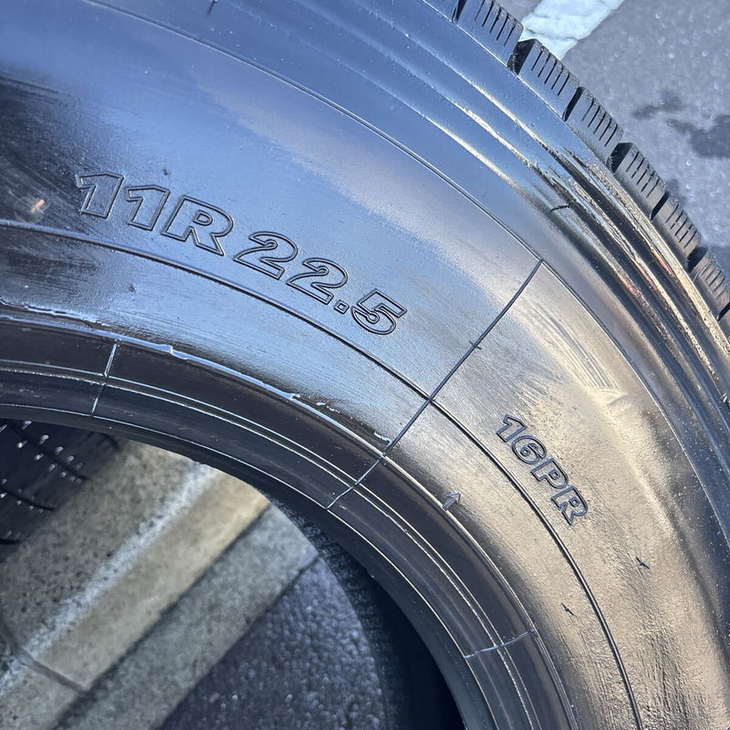 11R22.5 、ヨコハマ　16PR 中古地山　激安美品　8本セット：95000円