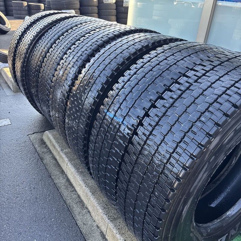 11R22.5 ダンロップ　中古地山　激安美品　2020年UP 8本セット：99500円