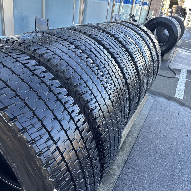 11R22.5 ダンロップ　中古地山　激安美品　2020年UP 8本セット：99500円
