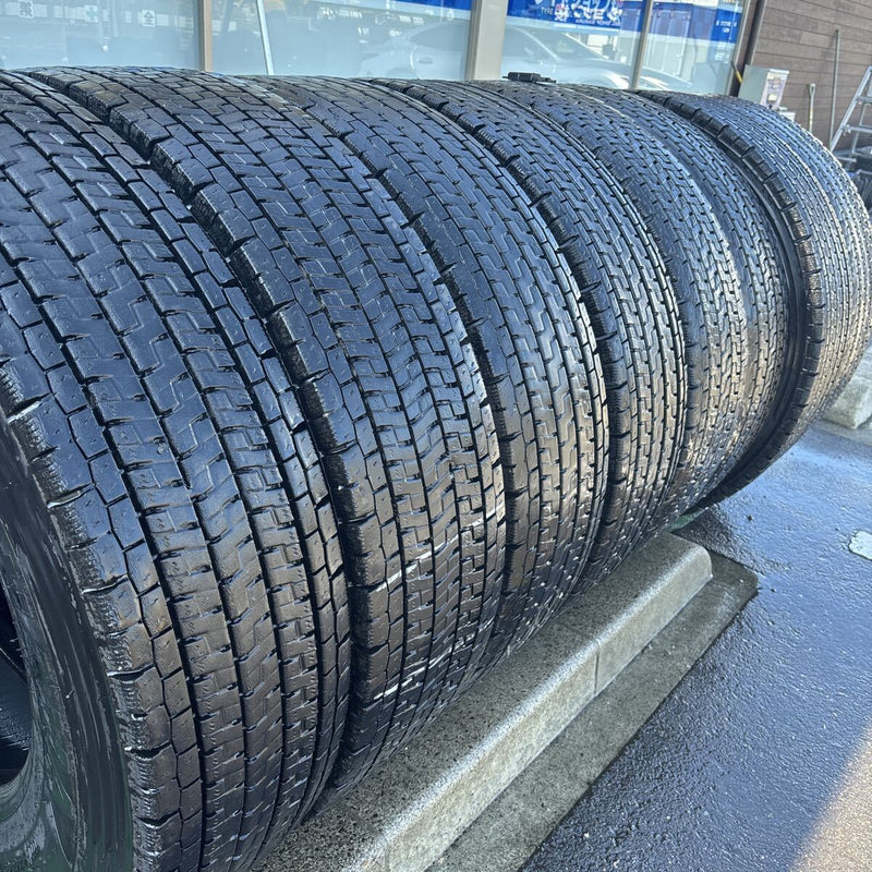 11R22.5 .中古地山　16PR ヨコハマ　激安美品　2020年〜2023年製　8本セット：95900円
