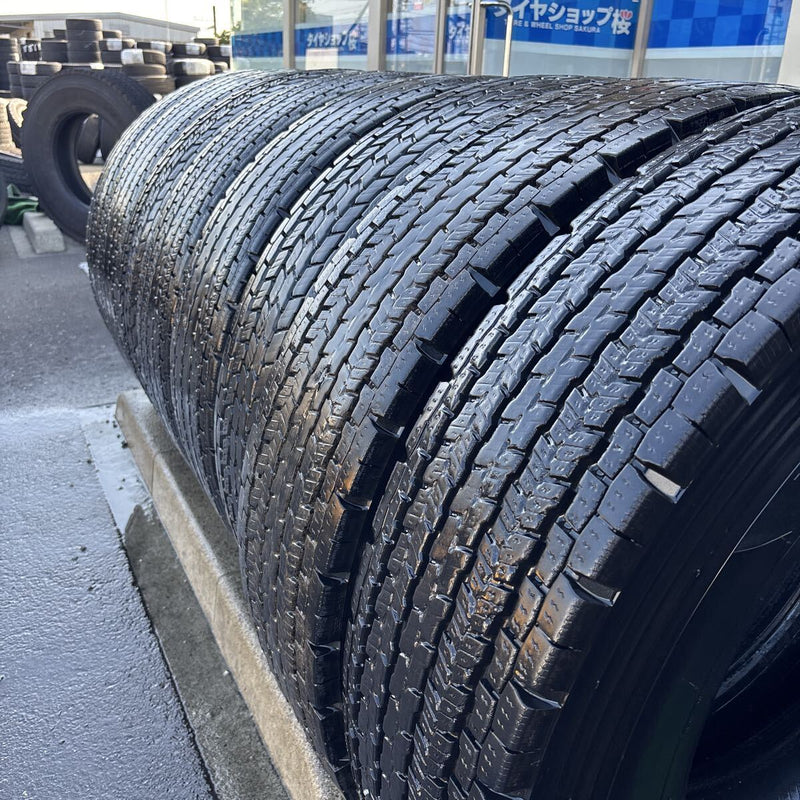 11R22.5 YOKOHAM 16PR 中古地山　激安美品　2021〜2023年製　8本セット：96000円