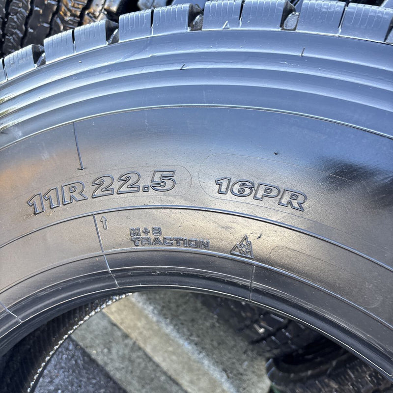 11R22.5 YOKOHAM 16PR 中古地山　激安美品　2021〜2023年製　8本セット：96000円