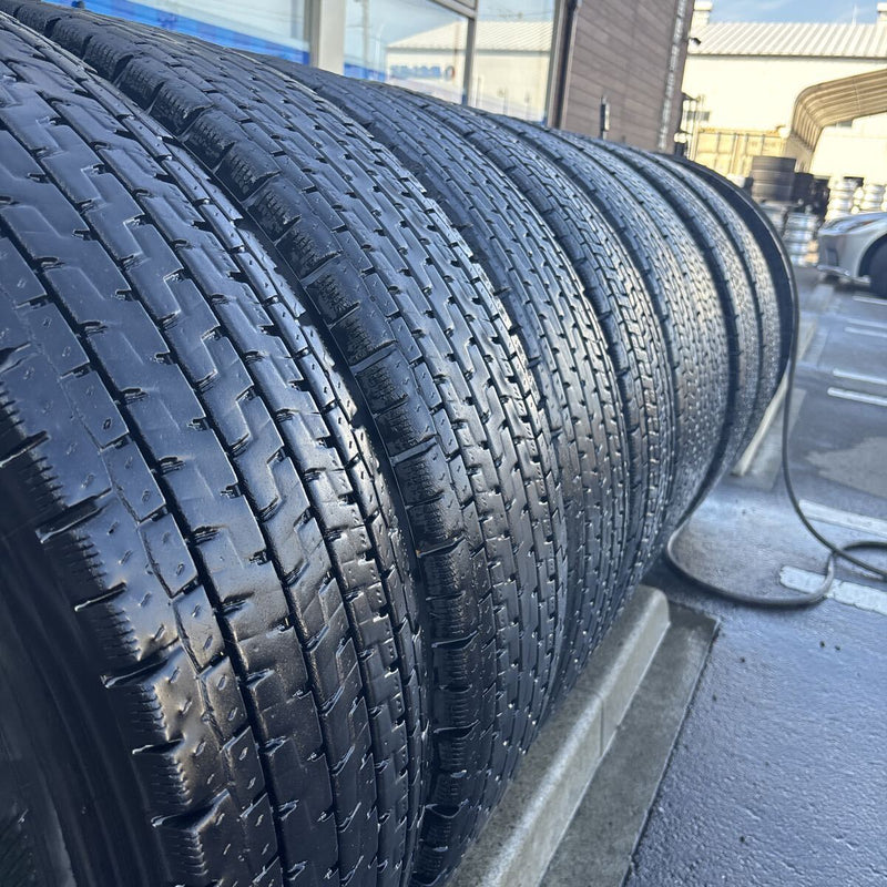11R22.5 中古地山　16PR 激安美品　2020〜2022年製　YOKOHAMA　8本セット：97000円