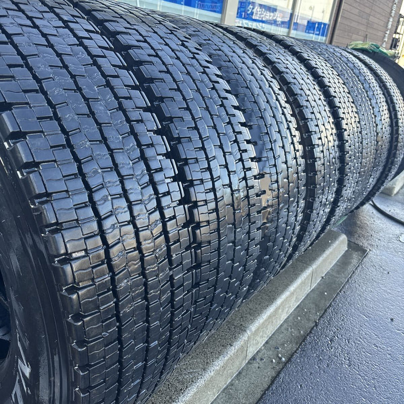 11R22.5 ダンロップ　(16PR．2本）中古地山　激安美品　2021年〜2022年製　8本セット：99000円
