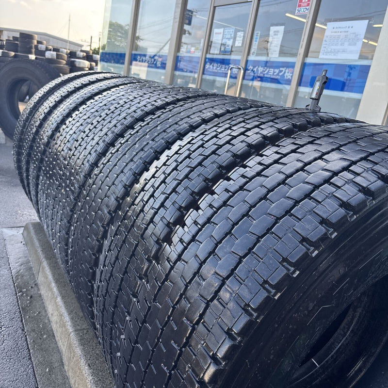 11R22.5 ダンロップ　(16PR．2本）中古地山　激安美品　2021年〜2022年製　8本セット：99000円