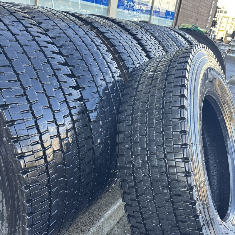 11R22.5 ダンロップ　(16PR．2本）中古地山　激安美品　2021年〜2022年製　8本セット：99000円