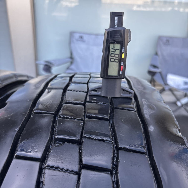 11R22.5 ダンロップ　中古地山　激安美品　　2本セット：25000円