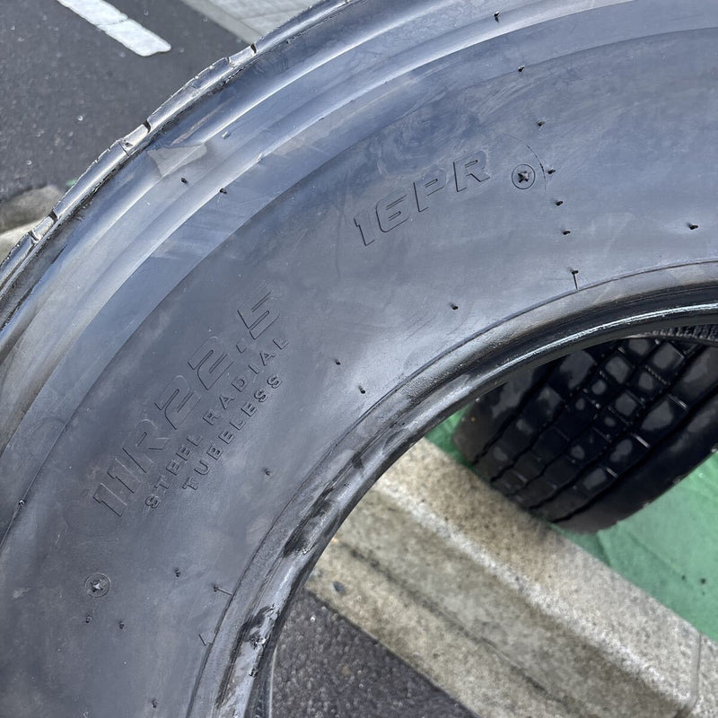 11R22.5 ダンロップ　中古地山　激安美品　　2本セット：25000円