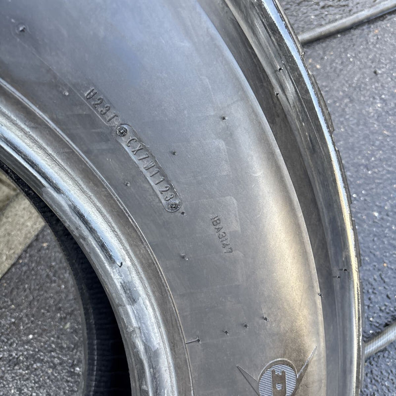 11R22.5 ダンロップ　中古地山　激安美品　　2本セット：25000円