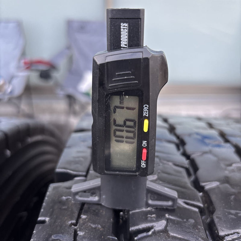 11R22.5 16PR YOKOHAMA 中古スタッドレス　8本セット:97000円