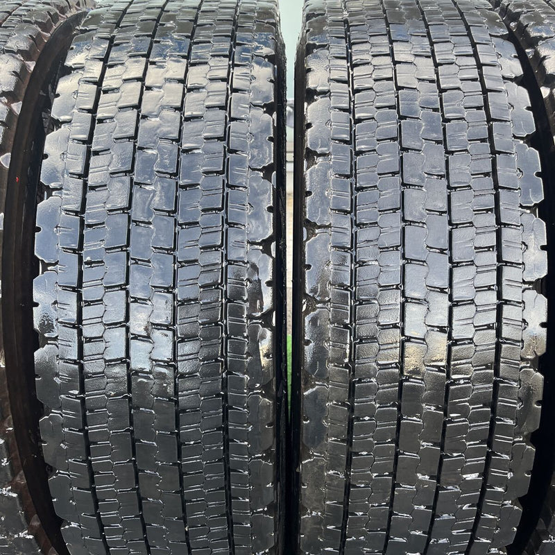 11R22.5 16PR BRIDGESTONE, W900 4本セット:47,000円