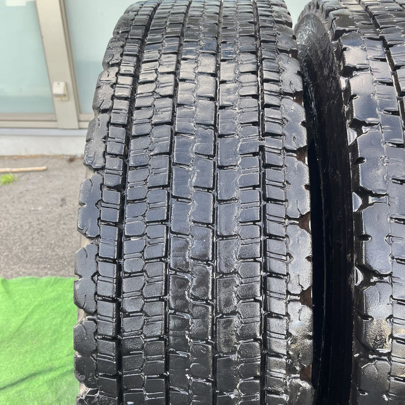 11R22.5 16PR BRIDGESTONE, W900 4本セット:47,000円