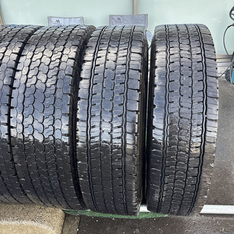 11R22.5 16PR YOKOHAMA スタッドレス　8本セット:94000円