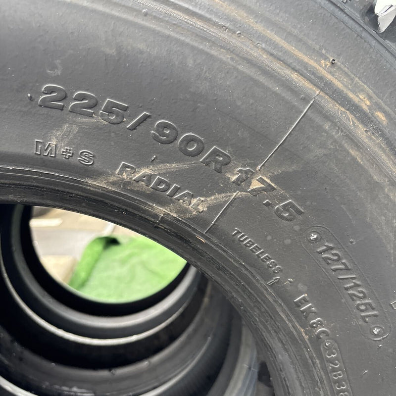 225/90R17.5 TOKO M913 再生スタッドレス　4本セット:60000円