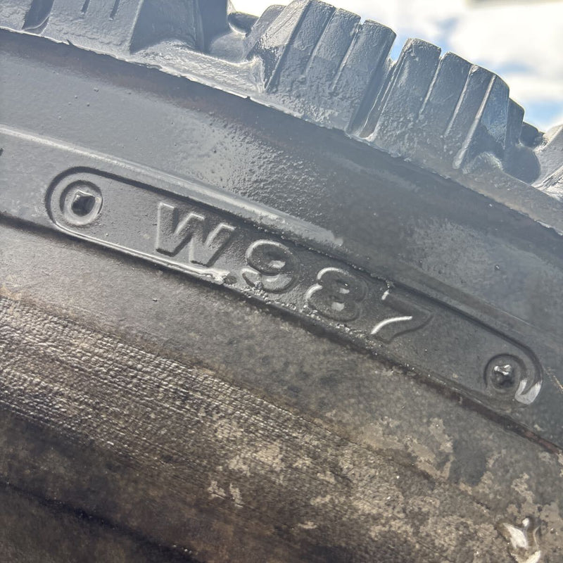 11R22.5 再生スタッドレス. 激安美品　W987. 4本セット：54000円
