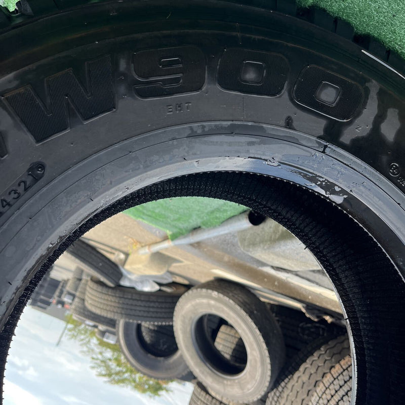 225/80R17.5 BRIDGESTONE, W900 2021年製 1本:15,000円