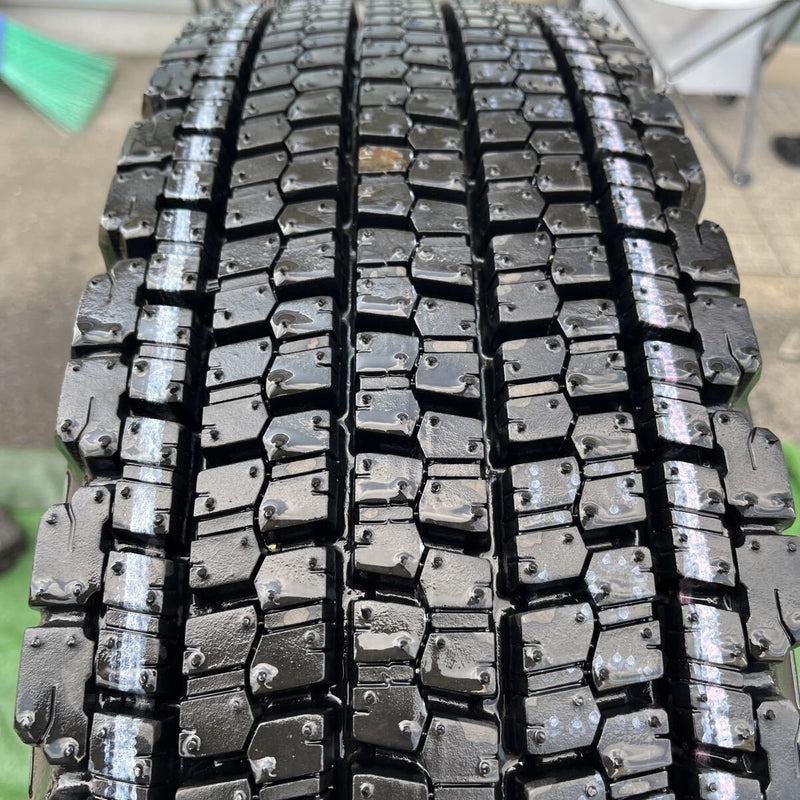 225/80R17.5 BRIDGESTONE, W900 2021年製 1本:15,000円